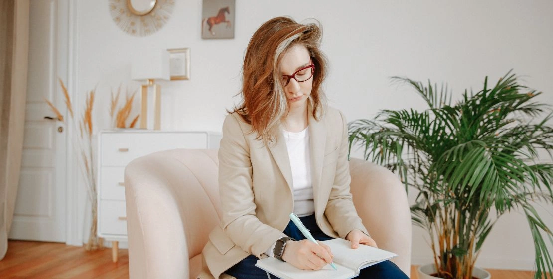 Avatar_Behavioral_Health_Programs_And_Services_Medication_Management_NJ_Lady_Writing